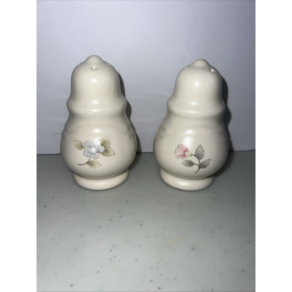 Vintage Pfaltzgraff Tea Rose Salt and Pepper Shakers